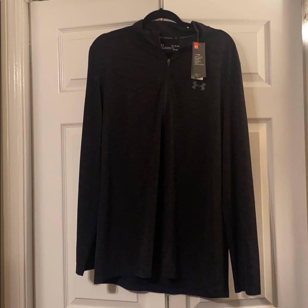 Fitted black under Armour